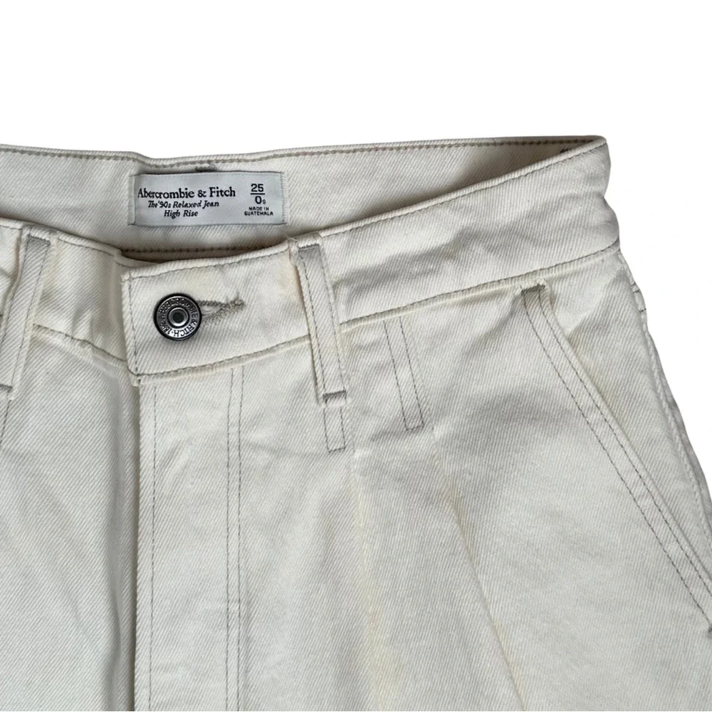 Abercrombie & Fitch The ‘90s Relaxed Jean High Rise - White Jean - Picture 4 of 4